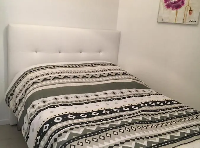 2 Pieces A Proche Apartment