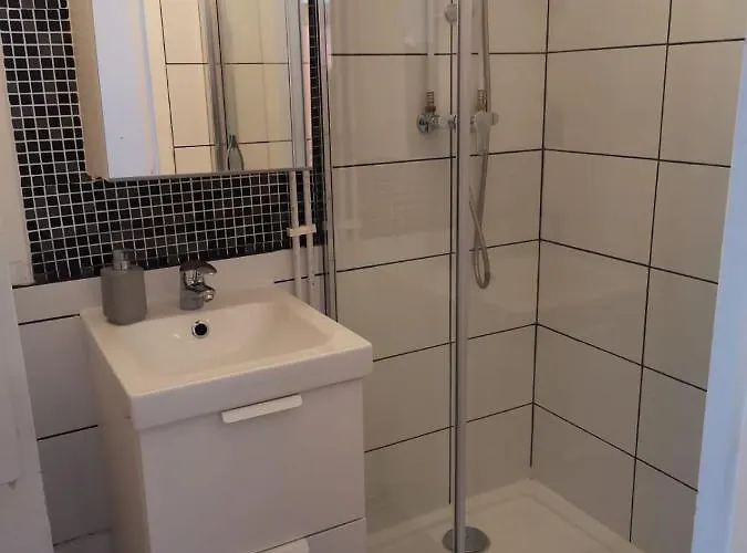 Apartment 2 Pieces A Proche *