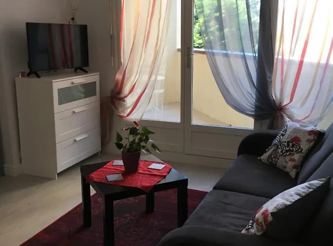 Apartment 2 Pieces A Proche *